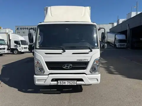 현대 마이티 2.5톤 내장탑 2015년식 마이티 정면
